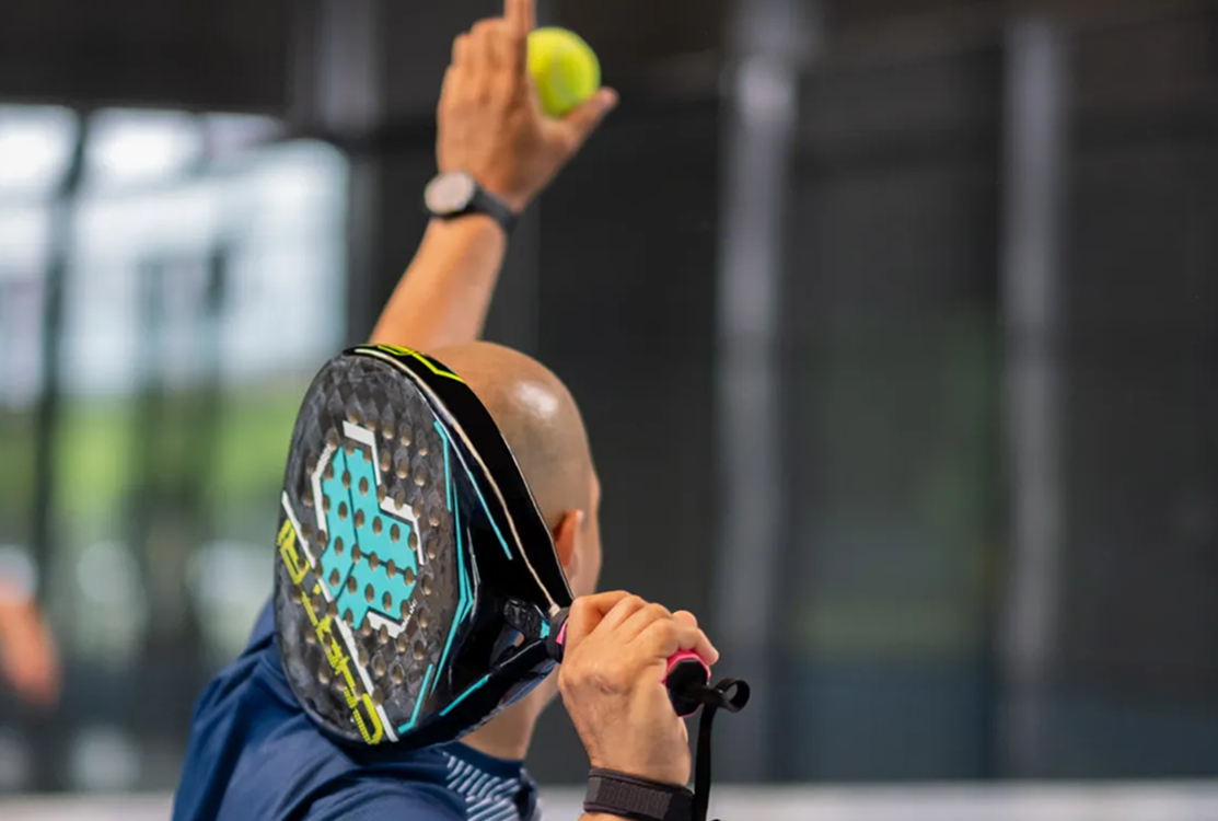 Padel ball machines and equipment for padel training