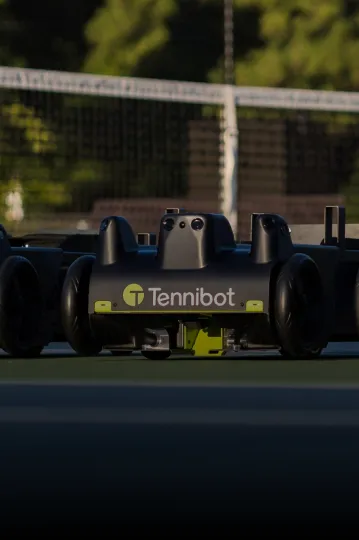 Tennibot Partner - AI-powered tennis ball machine with programmable drills